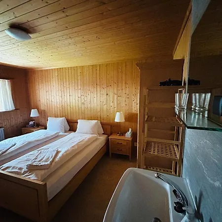 Inn Roessli Versam