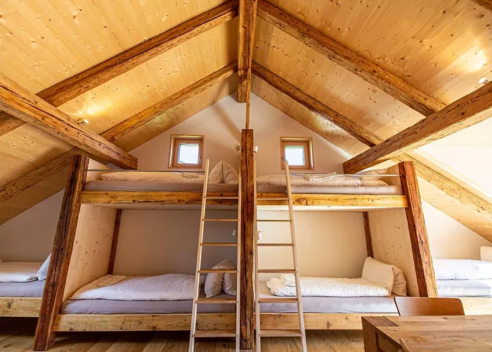 Roessli Fogadó Versam