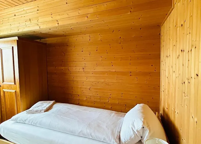 Roessli Fogadó Versam